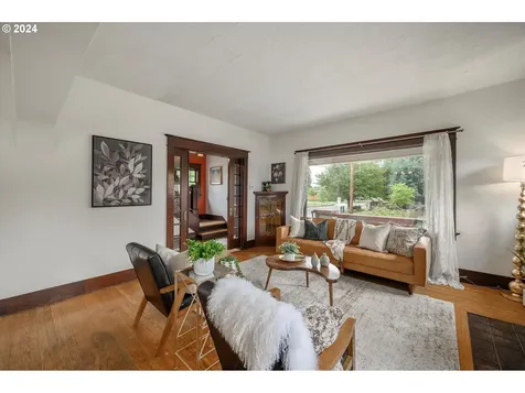 7065 NE Oregon Street Portland OR 97213