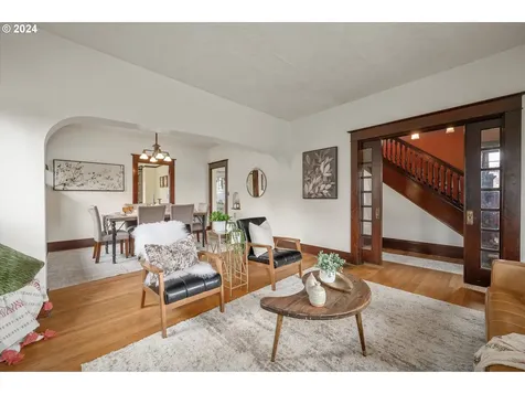 7065 NE Oregon Street Portland OR 97213