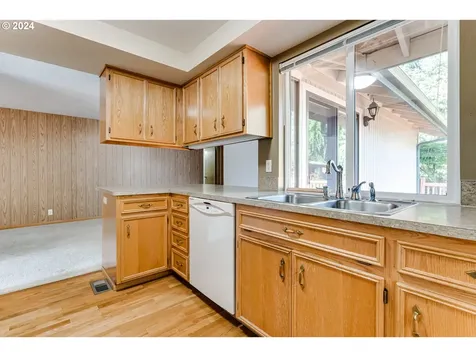 530 66th Street Springfield OR 97478