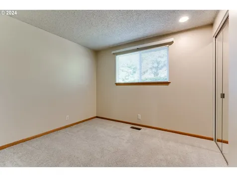 530 66th Street Springfield OR 97478