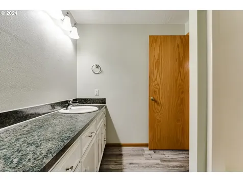 530 66th Street Springfield OR 97478