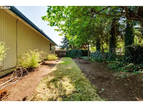 530 66th Street Springfield OR 97478