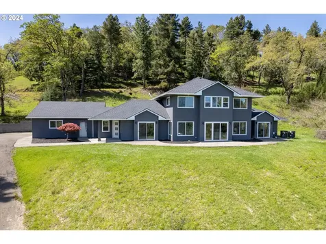 721 Bellwood Lane Roseburg OR 97471
