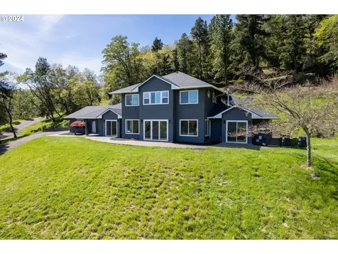 721 Bellwood Lane Roseburg OR 97471