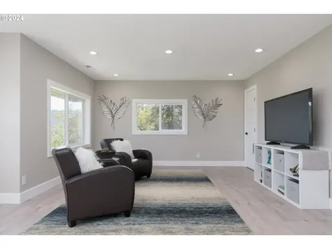 721 Bellwood Lane Roseburg OR 97471
