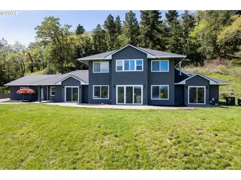 721 Bellwood Lane Roseburg OR 97471