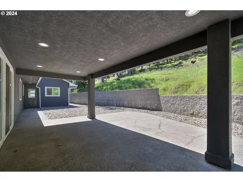 721 Bellwood Lane Roseburg OR 97471