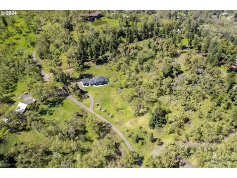 721 Bellwood Lane Roseburg OR 97471