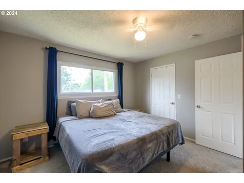 3581 Ne 7th Court Gresham OR 97030