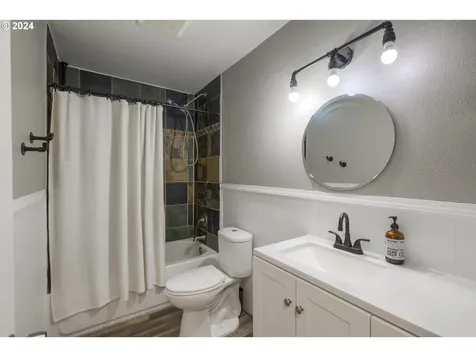 3581 Ne 7th Court Gresham OR 97030