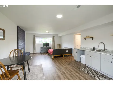 3581 Ne 7th Court Gresham OR 97030