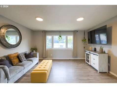 3581 Ne 7th Court Gresham OR 97030