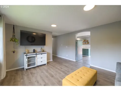 3581 Ne 7th Court Gresham OR 97030