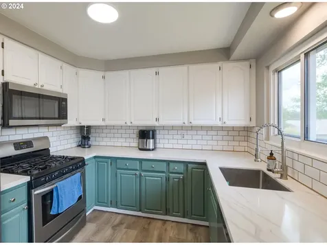 3581 Ne 7th Court Gresham OR 97030
