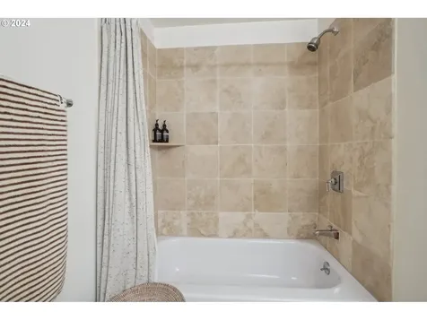 1405 Sw Upland Drive Portland OR 97221