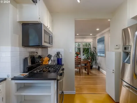 4046 NE 16th Avenue Portland OR 97212