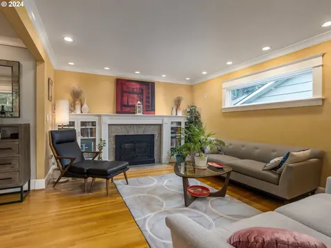 4046 NE 16th Avenue Portland OR 97212