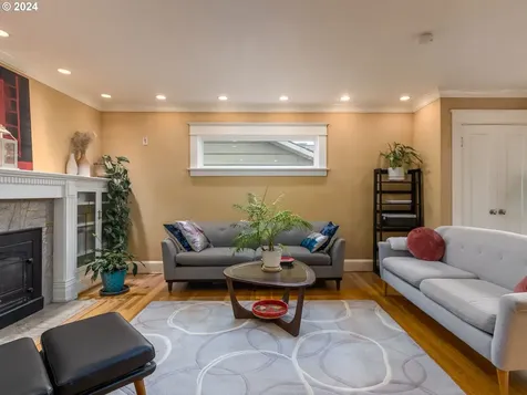 4046 NE 16th Avenue Portland OR 97212
