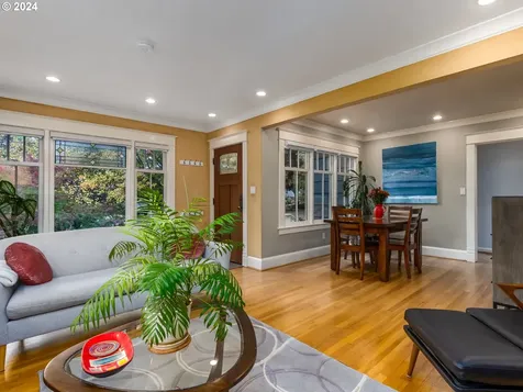 4046 NE 16th Avenue Portland OR 97212