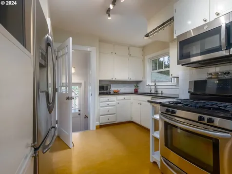 4046 NE 16th Avenue Portland OR 97212