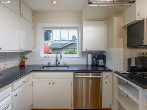 4046 NE 16th Avenue Portland OR 97212