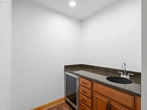 2001 Bonniebrae Drive Lake Oswego OR 97034