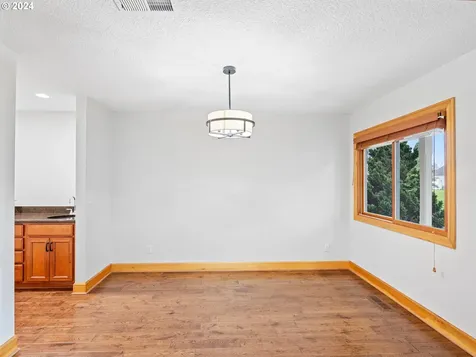 2001 Bonniebrae Drive Lake Oswego OR 97034