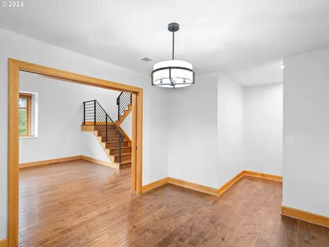 2001 Bonniebrae Drive Lake Oswego OR 97034