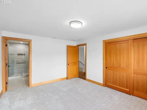 2001 Bonniebrae Drive Lake Oswego OR 97034