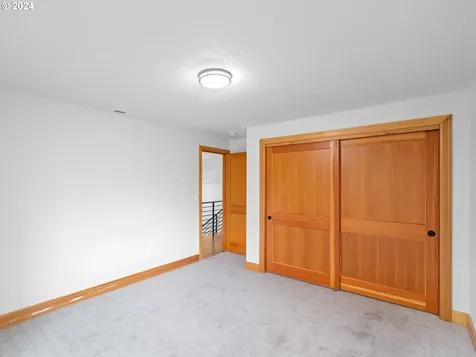 2001 Bonniebrae Drive Lake Oswego OR 97034