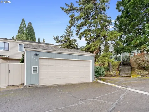 2001 Bonniebrae Drive Lake Oswego OR 97034