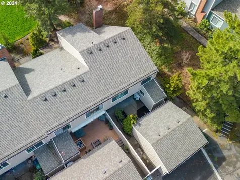2001 Bonniebrae Drive Lake Oswego OR 97034