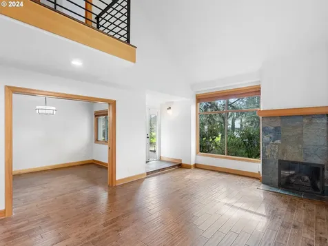 2001 Bonniebrae Drive Lake Oswego OR 97034
