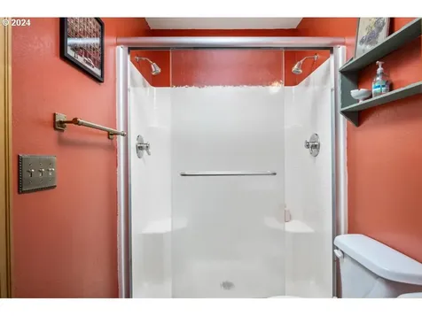 2215 8th Street Tillamook OR 97141