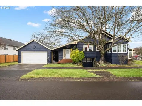 2215 8th Street Tillamook OR 97141