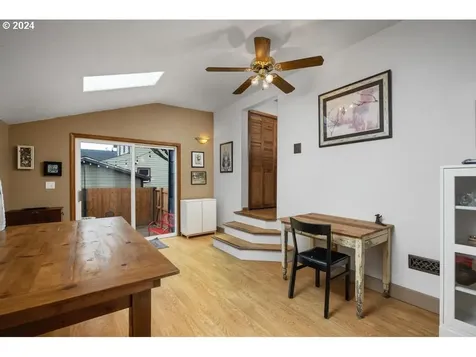 2215 8th Street Tillamook OR 97141
