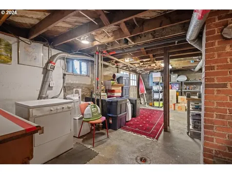 2215 8th Street Tillamook OR 97141