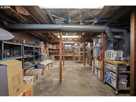 2215 8th Street Tillamook OR 97141