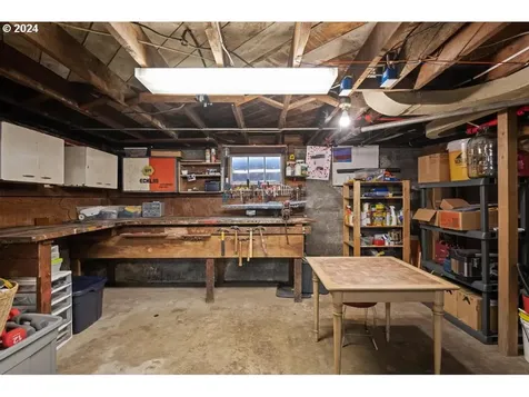 2215 8th Street Tillamook OR 97141