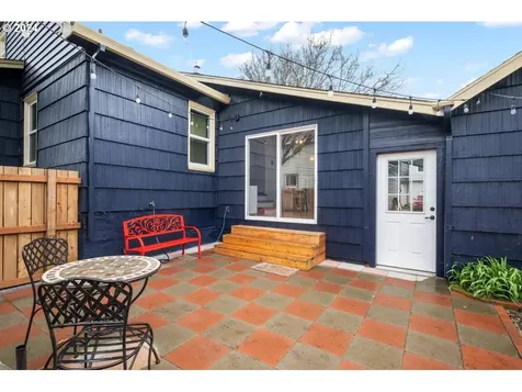 2215 8th Street Tillamook OR 97141