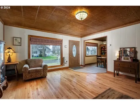 2215 8th Street Tillamook OR 97141