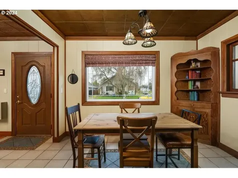2215 8th Street Tillamook OR 97141