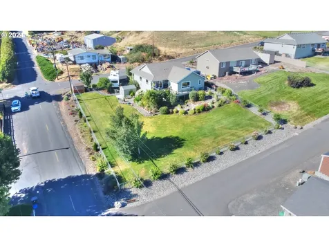 3125 E 13th Street The Dalles OR 97058