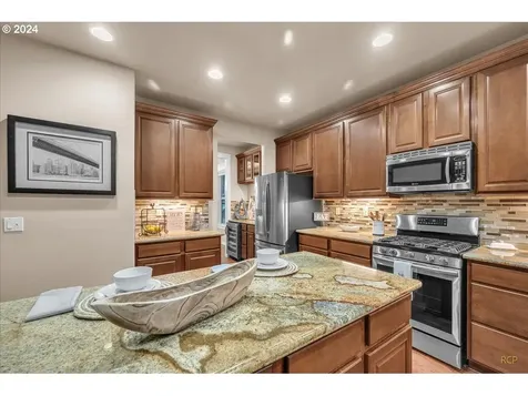 6842 NE Willowgrove Street Hillsboro OR 97124
