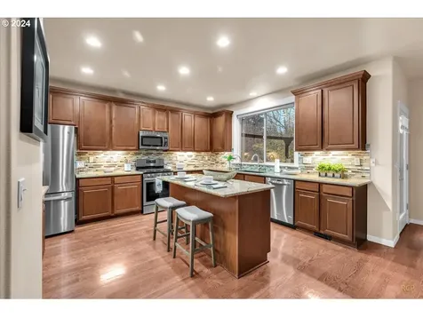 6842 NE Willowgrove Street Hillsboro OR 97124