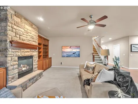 6842 NE Willowgrove Street Hillsboro OR 97124