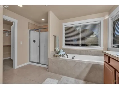 6842 NE Willowgrove Street Hillsboro OR 97124