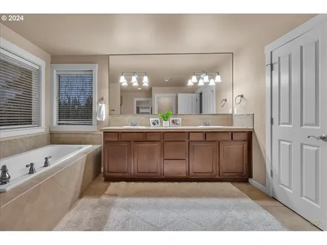 6842 NE Willowgrove Street Hillsboro OR 97124