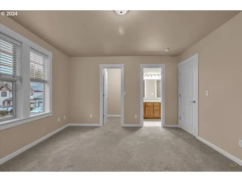 6842 NE Willowgrove Street Hillsboro OR 97124