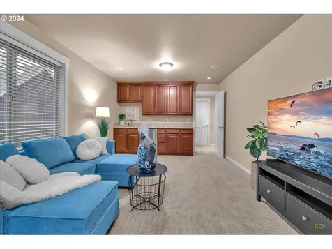 6842 NE Willowgrove Street Hillsboro OR 97124